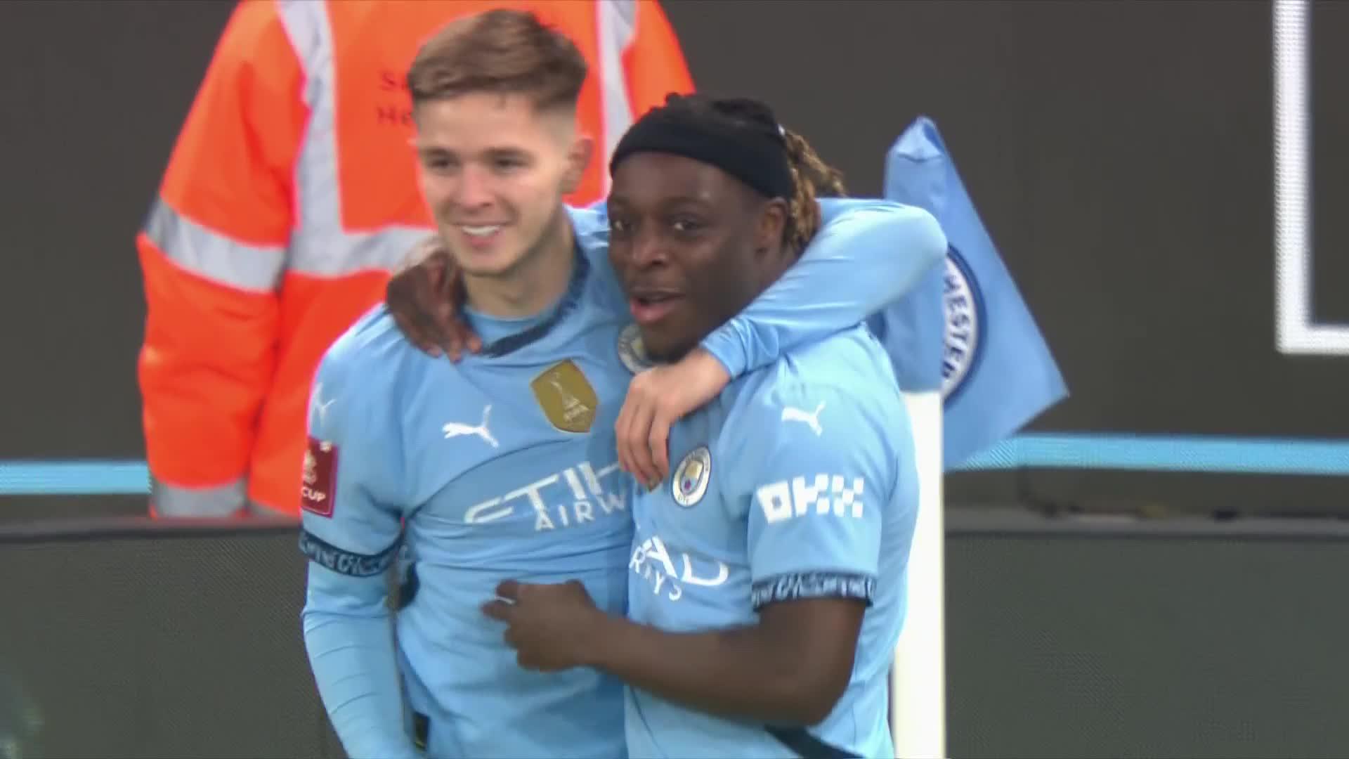 Jérémy Doku just manages to find the net for @ManCity 🤏#EmiratesFACup