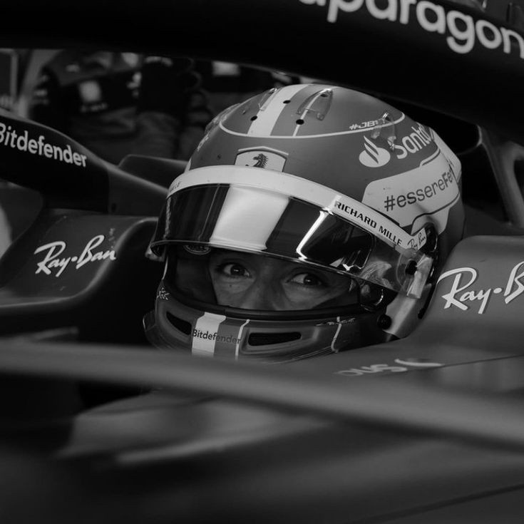 camilaborboleto's tweet image. refresh your pinterest and see what the first 4 are