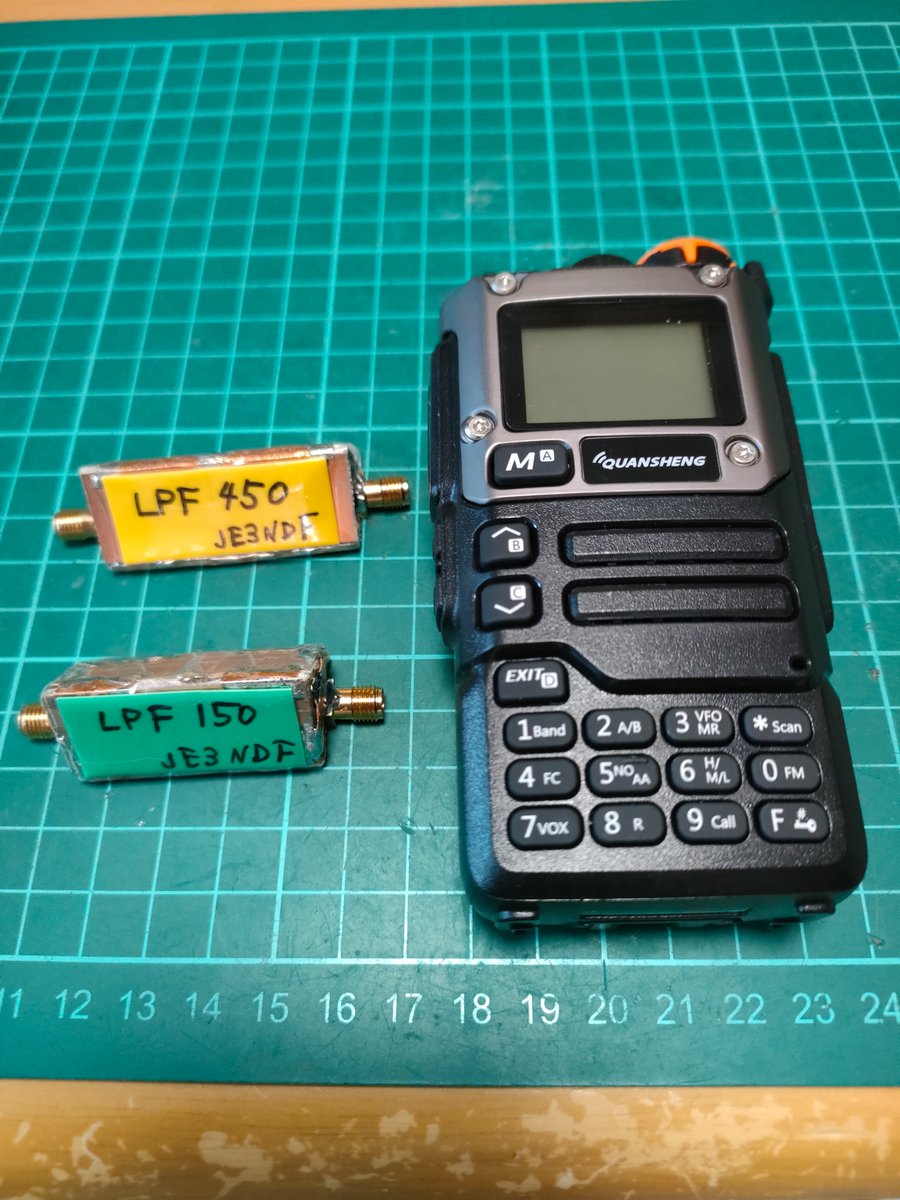 MASAFUKUI2's tweet image. #PlutoSDR #Transceiver の製作２
必要な容積を確保するため申請するバンドの送信用BPFから始めた
144/430のフィルタは中華トランシーバを申請する際にも使える
5600MHz用が完成後、モノバンドで小型のトランシーバが作りたくなりケースやシャーシ構造を優先検討した
続く

#github #DIY #5600MHz