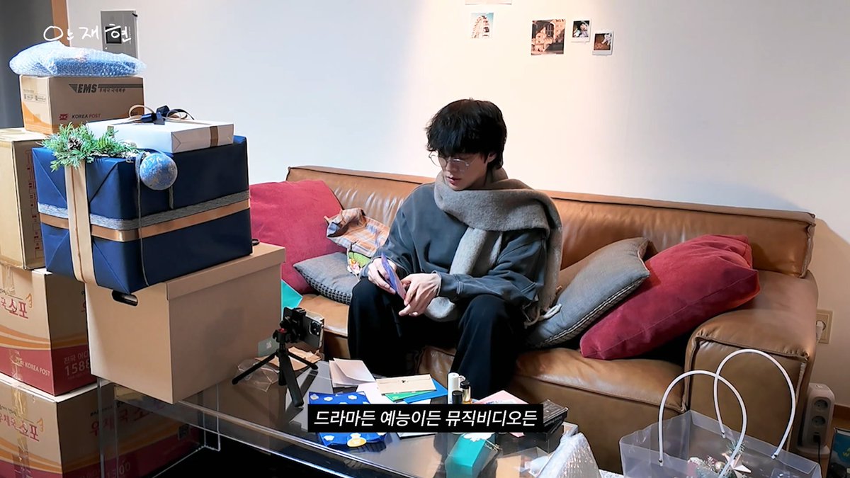 _sad_summer's tweet photo. 뮤비 입덕러들도 챙겨줬어ㅠㅠ https://t.co/Ada8OWfA4J