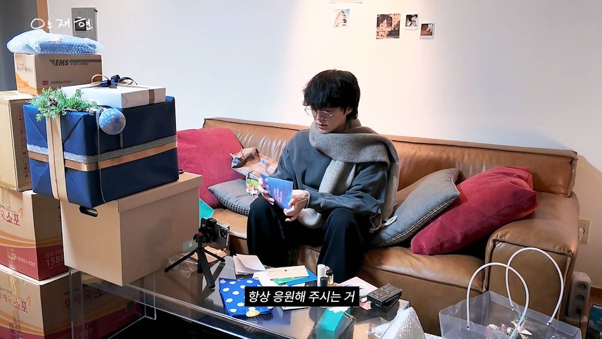 _sad_summer's tweet photo. 뮤비 입덕러들도 챙겨줬어ㅠㅠ https://t.co/Ada8OWfA4J