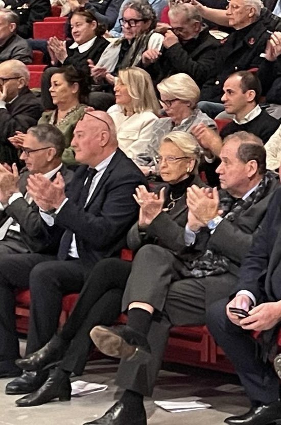max_brisson's tweet photo. La ronde des vœux se poursuit ce samedi. À Saint-Jean-de-Luz en fin de matinée à l’invitation de mon ami Jean-François Irigoyen, le maire de la cité des corsaires et en présence de @MAlliotMarie, ancien ministre et maire de la ville. 

Les magnifiques aménagements de la Place Foch, la dynamique associative, la vie des quartiers au cœur de l’intervention du Maire qui a parfaitement su faire partager toutes les facettes de l’indispensable fonction de maire au plus près de ses concitoyens et porteur d’une vision de sa ville. 

@ForceCommunes 
#RondedesVoeux
#SenateurdeTerrain.