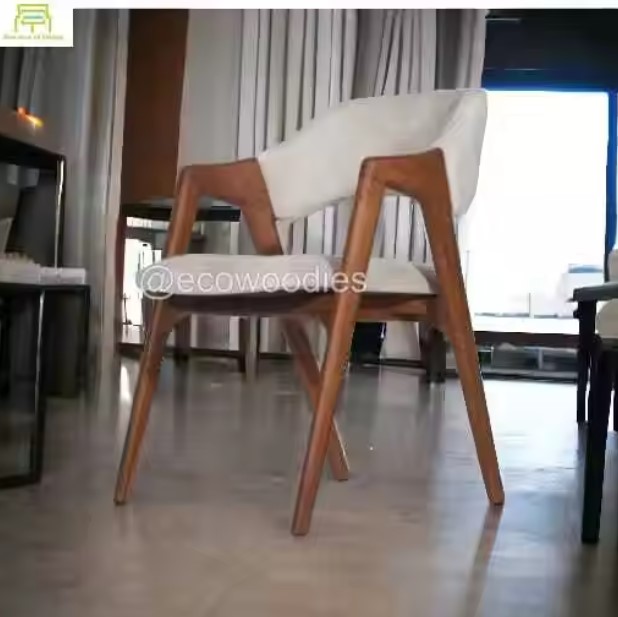 KirtiKapoo83307's tweet photo. Discover our bestselling Chiavari chairs, where classic design meets modern functionality.#ChiavariChair #RestaurantFurniture #DiningChairs #WoodenFurniture #EventSeating https://t.co/sGtYVKypmH
