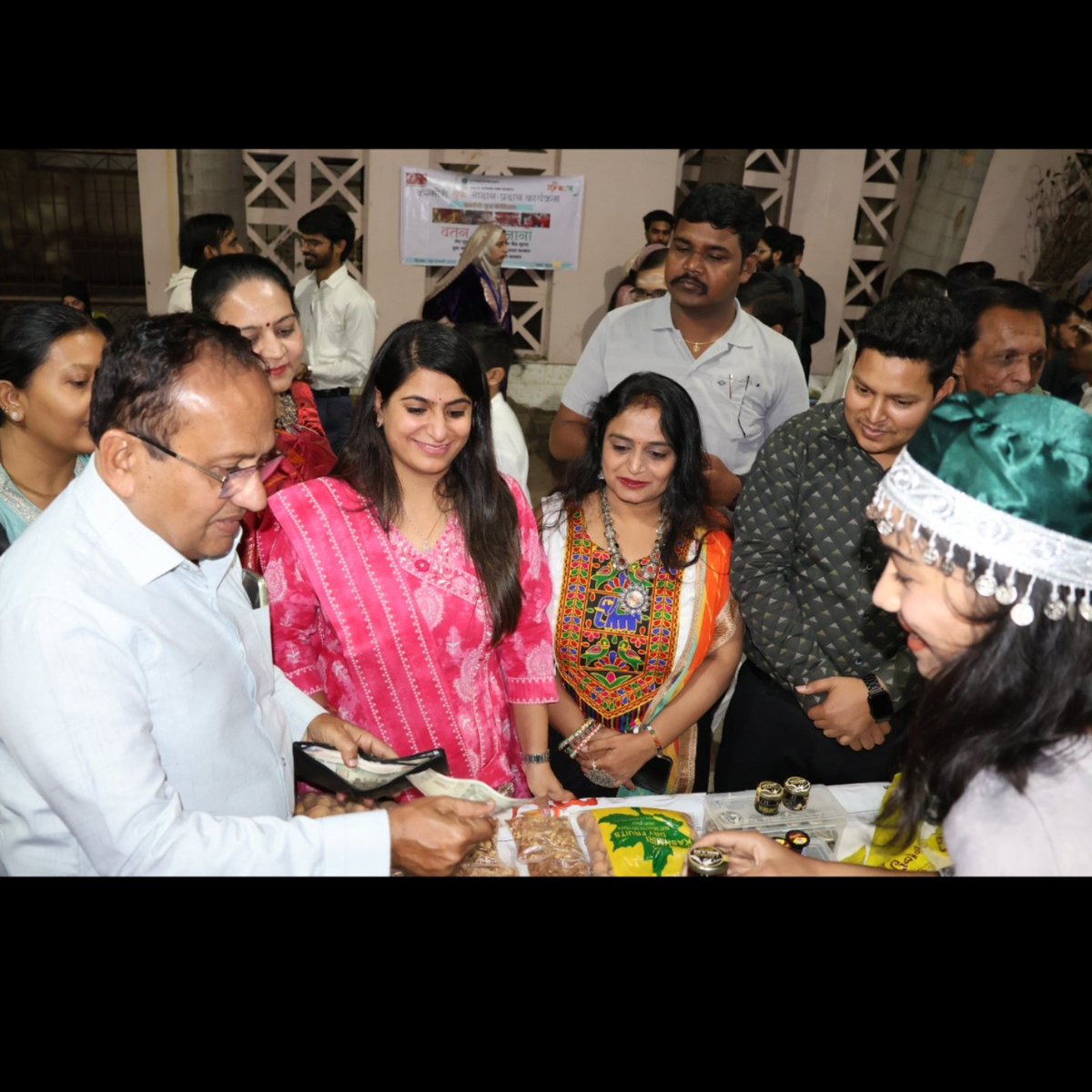 MYBHARATSURAT's tweet photo. "Honored Moments at KYEP 2025! 🌟 Dignitaries like shri Mukesh Dalal [Member of parliament] and Vijay Radadiya[ Associate professor-CDC,Auro University] graced the vibrant stalls showcasing the rich culture from different districts of Kashmir. A true celebration of heritage&amp;Unity https://t.co/1tS3euhu1t