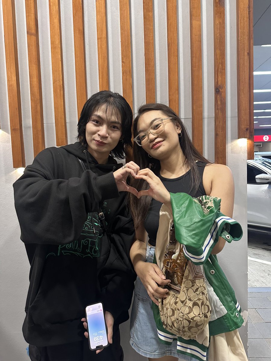 sofiyaxxxx's tweet photo. 1. first meeting at intra
2. second cse π₯Ήπ«Ά
3. szn of sza
4. hori 2nd con (pinaguusapan lang namin si rawn then bigla namin siyang nakasalubong π)
luv u always, rawnie! β₯οΈ
2nd KNRversary with Ron
#TwoYearsWithKNR #RonCastillo #KNRawnAndrei https://t.co/jSNbGrNABo