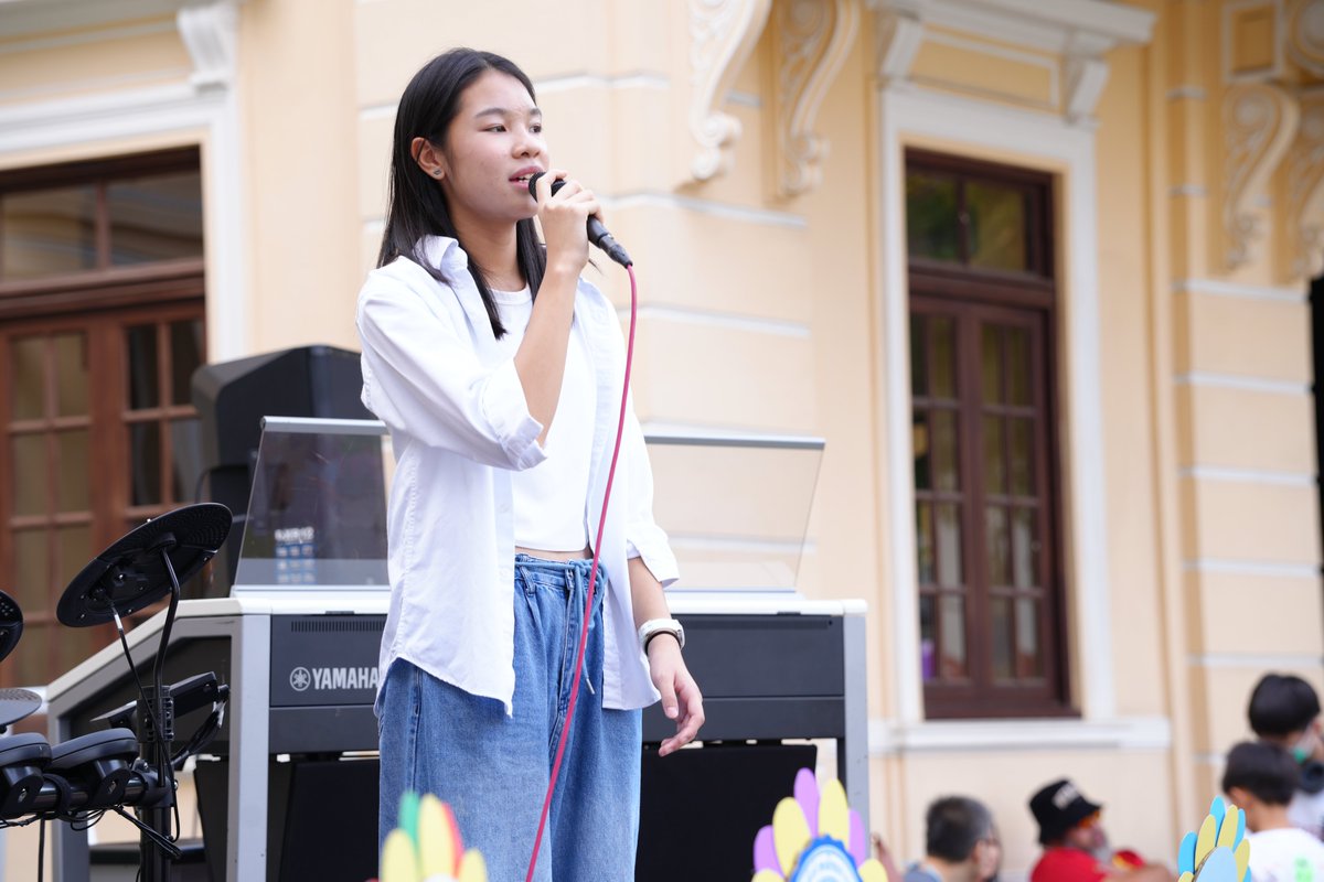 MuseumSiam's tweet photo. เก็บทุกภาพบรรยากาศและความประทับใจจากกิจกรรมวันเด็กแห่งชาติ 2568
🫶🎈 กับงาน Playeum Children Festival 2025 🙋‍♂️🙋‍♀️
3/4

#Playeum #CoCreatingNextGeneration #Relearn2025 #Intergeneration #Festival #สสส #กสศ #กรุงเทพมหานคร #มิวเซียมสยาม #BKKDW2025 #MuseumSiam #ให้ทุกการเรียนรู้สนุกกว่าที่คิด #PangPond #ปังปอนด์ #วันเด็ก #วันเด็ก2025 #วันเด็กแห่งชาติ #วันเด็ก2568 #กรุงเทพ #bangkok #ครอบครัว #กิจกรรม #kids