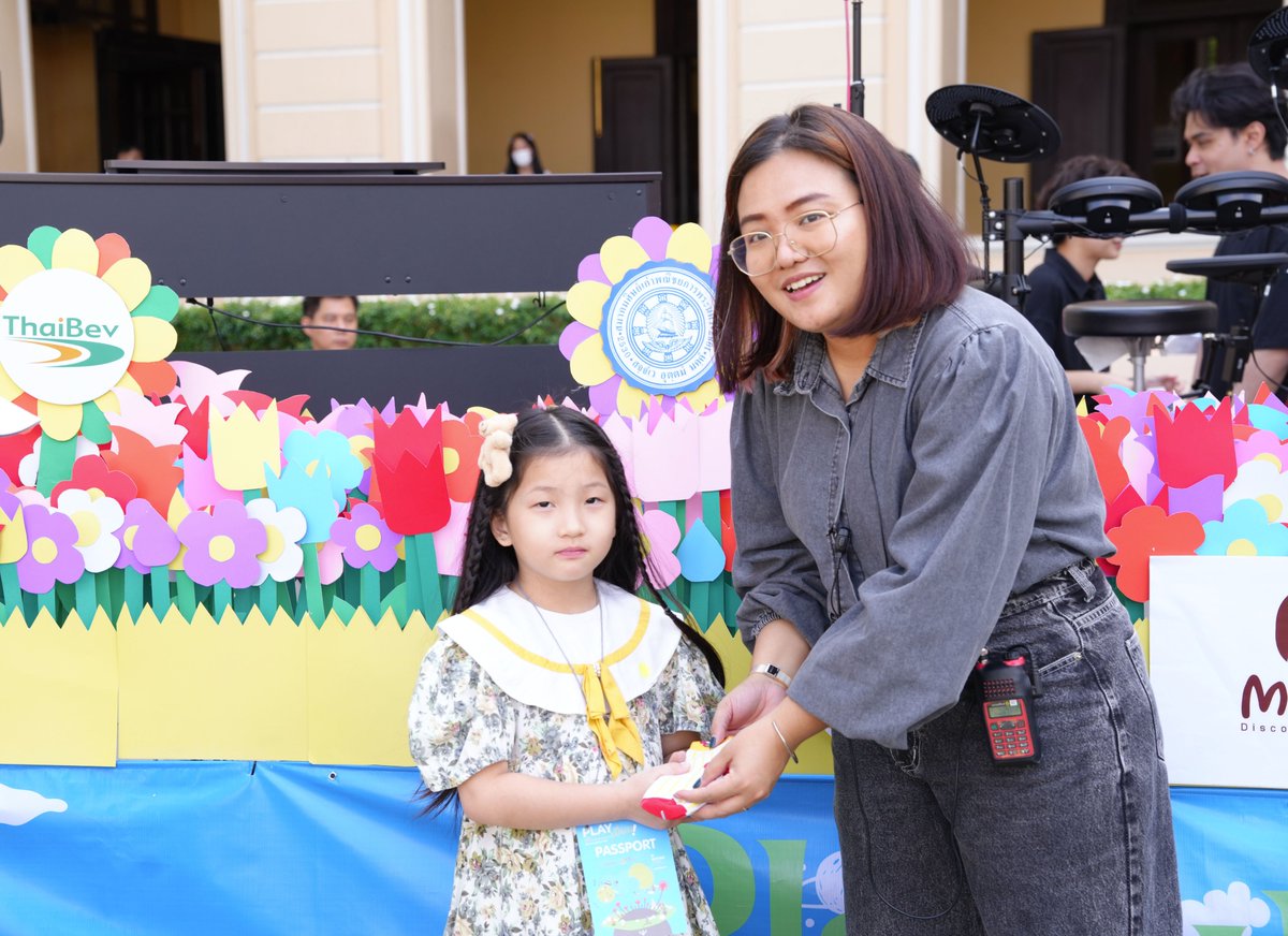 MuseumSiam's tweet photo. เก็บทุกภาพบรรยากาศและความประทับใจจากกิจกรรมวันเด็กแห่งชาติ 2568
🫶🎈 กับงาน Playeum Children Festival 2025 🙋‍♂️🙋‍♀️
4/4

#Playeum #CoCreatingNextGeneration #Relearn2025 #Intergeneration #Festival #สสส #กสศ #กรุงเทพมหานคร #มิวเซียมสยาม #BKKDW2025 #MuseumSiam #ให้ทุกการเรียนรู้สนุกกว่าที่คิด #PangPond #ปังปอนด์ #วันเด็ก #วันเด็ก2025 #วันเด็กแห่งชาติ #วันเด็ก2568 #กรุงเทพ #bangkok #ครอบครัว #กิจกรรม #kids