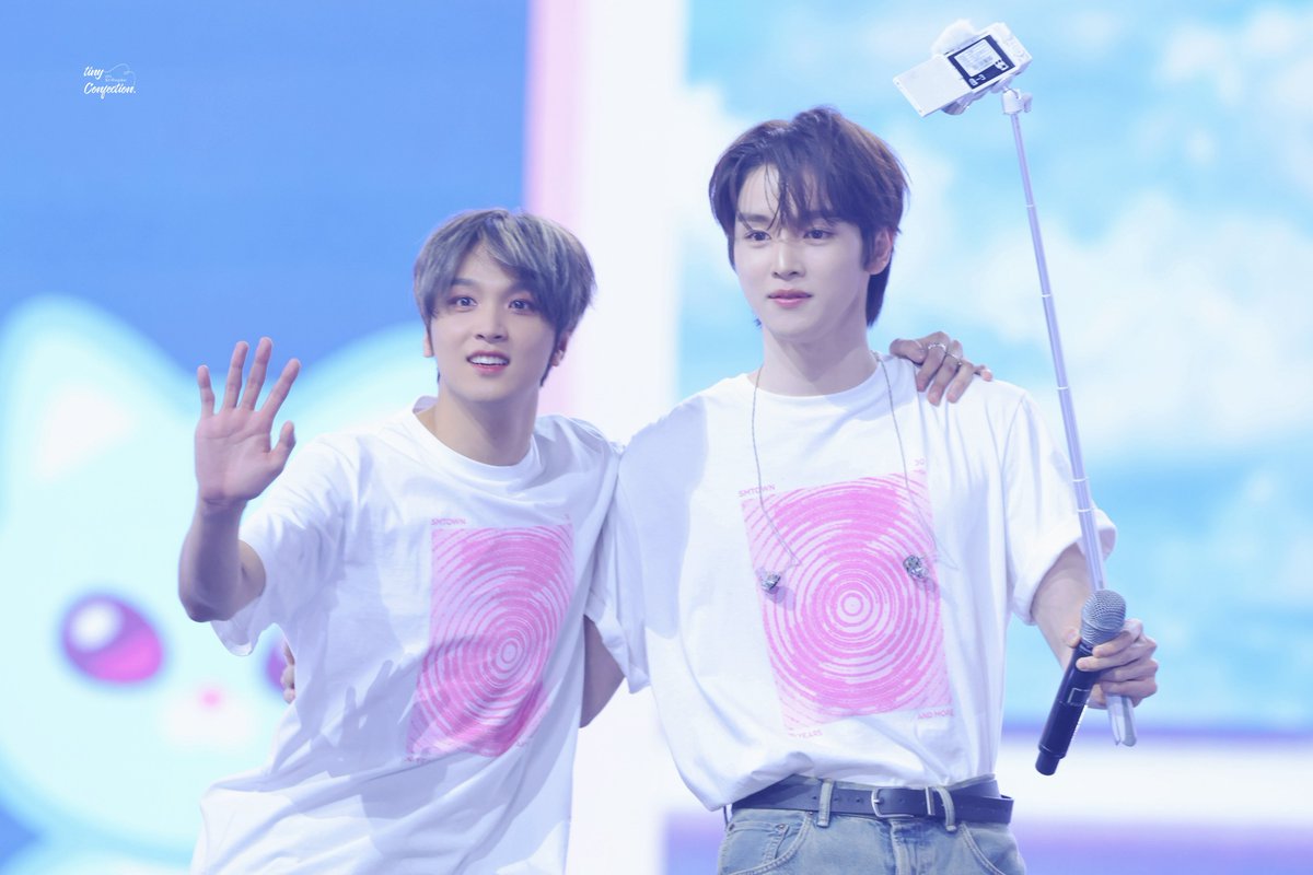 tinyConfection's tweet photo. 250111 SMTOWN-DAY1🩷
#성찬 #SUNGCHAN #ソンチャン 
#RIIZE #라이즈 https://t.co/M8SVrrEcOy