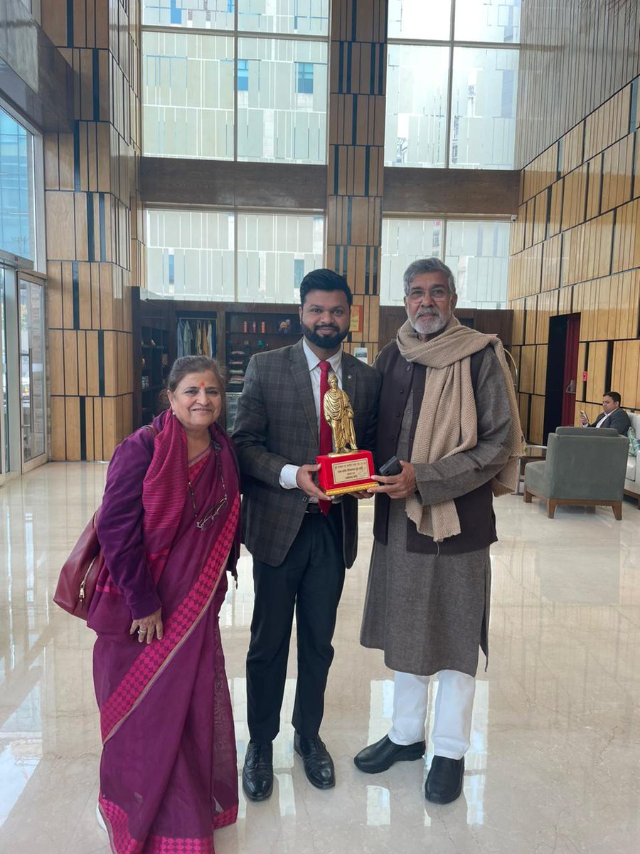 Happy birthday to Hon'ble Kailash Satyarthi ji ( Nobel Peace Laureate 2014), who is a global ambassador for safeguarding children rights.
<a href="/k_satyarthi/">Kailash Satyarthi</a> <a href="/NobelPrize/">The Nobel Prize</a> <a href="/BBAIndia/">BachpanBachaoAndolan</a> <a href="/KSCFIndia/">Satyarthi Foundation</a> <a href="/smgc_official/">Satyarthi Movement for Global Compassion</a> <a href="/MinistryWCD/">Ministry of WCD</a> <a href="/UPMahilaKalyan/">UP Mahila Kalyan</a> <a href="/timesofindia/">The Times Of India</a> <a href="/LeidenLaw/">Leiden Law School</a>.