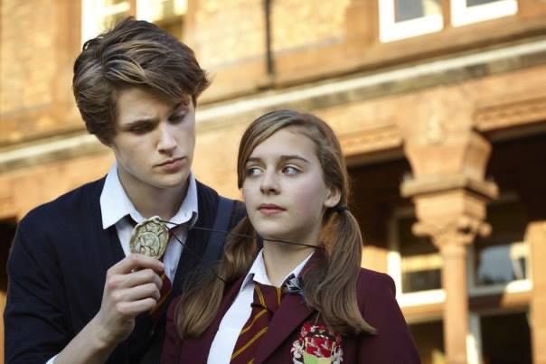 SibunaHouse_'s tweet photo. A still of Jerome finding the amulet on Poppy https://t.co/pyDalV4bwi