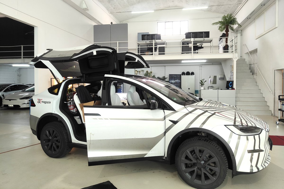 Ectech_ch's tweet photo. Heute bei https://t.co/2WMwKQMD7A
*************************
Bremsenupgrade Kit#1 für das TESLA Model X PLAID von Timo. 😇👌👍
#ectech.ch #tesla #elekroauto #service #wartung #endofwarrantycheck #reparatur #optimierung https://t.co/KGhwhyvcdY