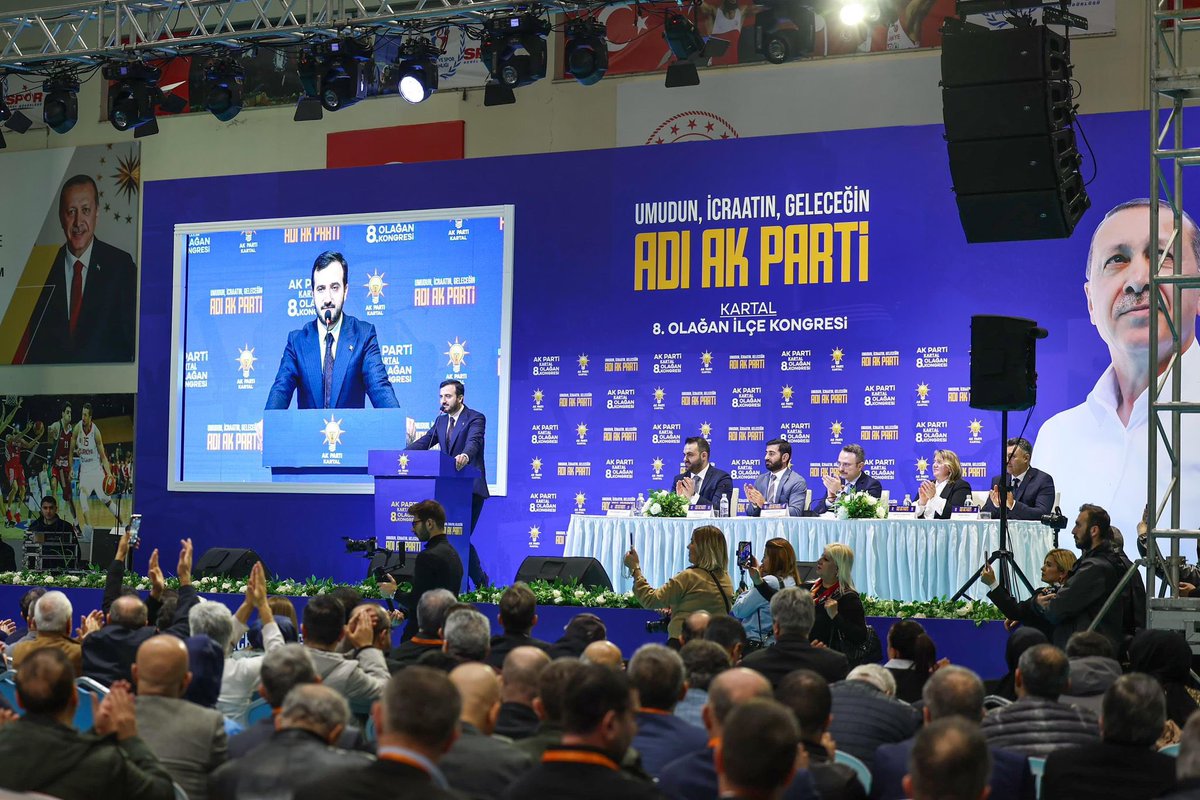 abdullahozdemir's tweet photo. Umut, icraat ve geleceğin partisi AK Parti, Kartal’ın desteğiyle istikbal yolculuğumuza daha güçlü adımlarla yürüyecek.

Bugüne kadar verdiği emekler için Nimet Gündoğdu Başkanımıza çok teşekkür ediyorum. Bayrağı devralan Haydar Göksoy Başkanımızı kutluyorum. Yalancı baharı yaşatanlara karşı birlik, beraberlik ve kardeşlik ruhuyla mücadele edeceğiz.

@KartalAKParti
@haydargoksoy 
@nimetgundogdu