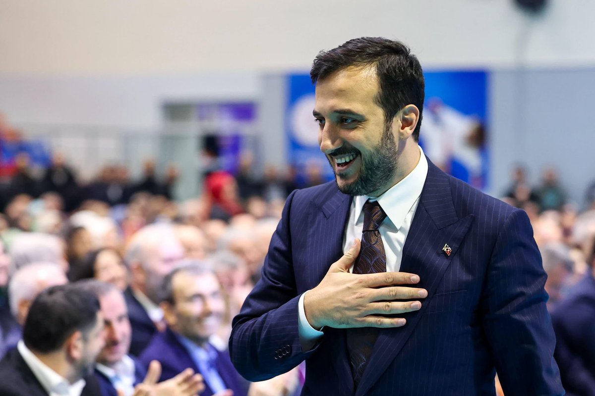 abdullahozdemir's tweet photo. Umut, icraat ve geleceğin partisi AK Parti, Kartal’ın desteğiyle istikbal yolculuğumuza daha güçlü adımlarla yürüyecek.

Bugüne kadar verdiği emekler için Nimet Gündoğdu Başkanımıza çok teşekkür ediyorum. Bayrağı devralan Haydar Göksoy Başkanımızı kutluyorum. Yalancı baharı yaşatanlara karşı birlik, beraberlik ve kardeşlik ruhuyla mücadele edeceğiz.

@KartalAKParti
@haydargoksoy 
@nimetgundogdu