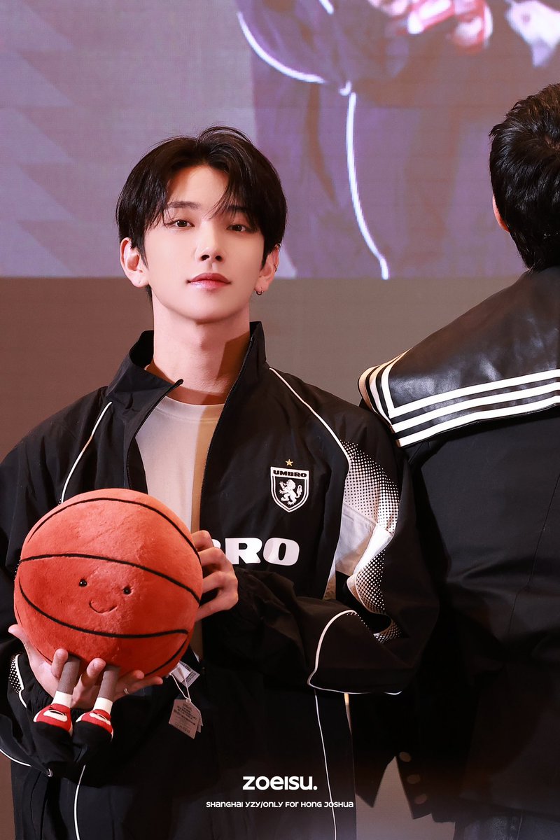 zoeisu_'s tweet photo. 241229 YZY 

🏀

#조슈아 #ジョシュア #JOSHUA #洪知秀 #SEVENTEEN #세븐틴 

@pledis_17 https://t.co/Wh3rNkmCJL