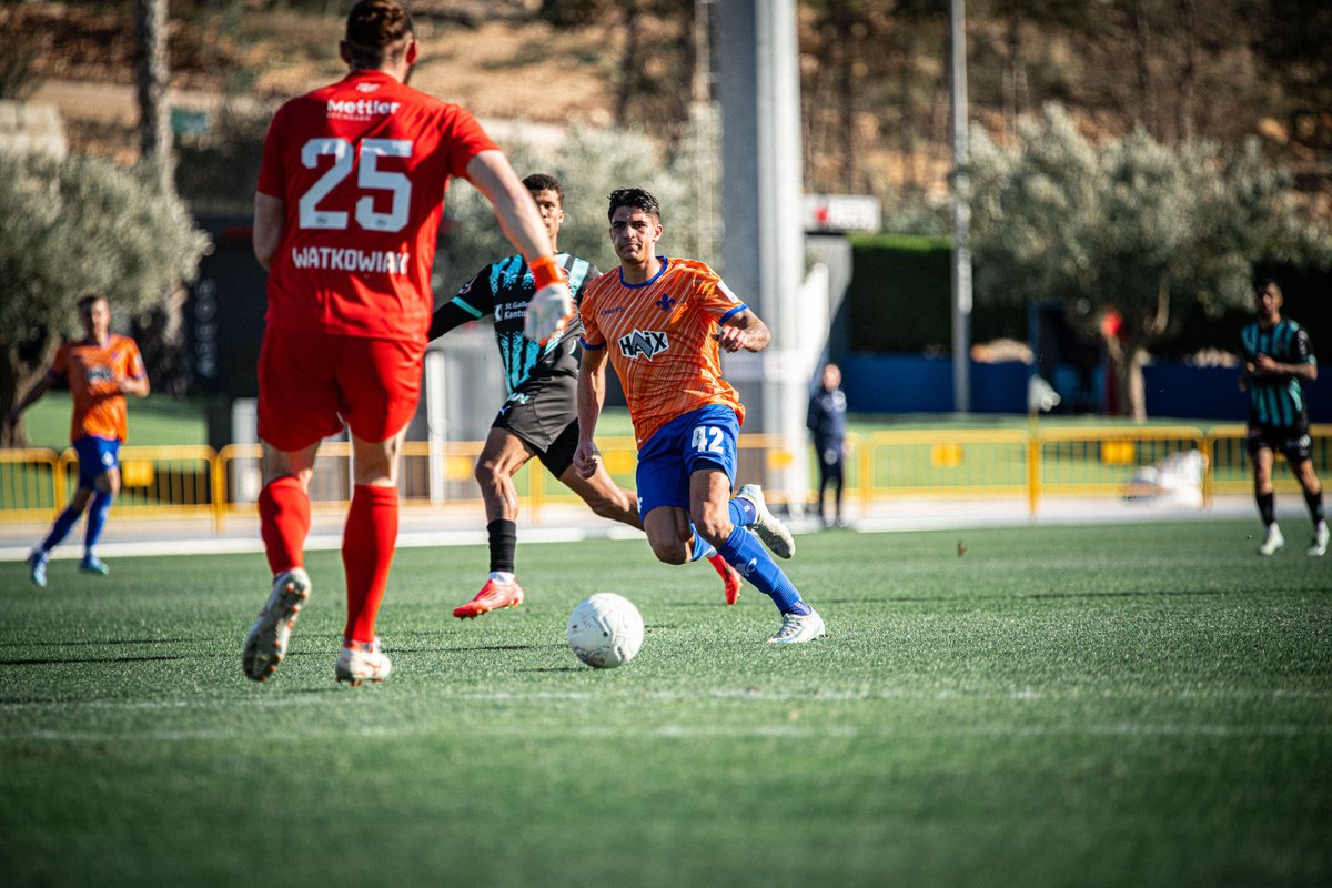 90 minutes are up here and a quick breather for the teams then another half hour ✅

1-0 #sv98