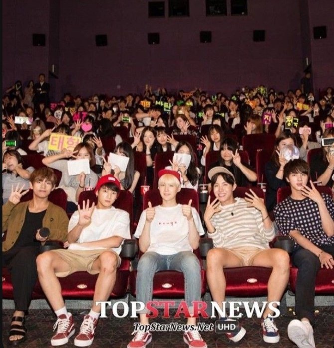 itsli_liaa's tweet photo. Remember when BTS took ARMYs to watch fantastic 4 when they won their first win for I NEED YOU 

My boys are so precious😭😭 https://t.co/Xh5Ez4B7Ve