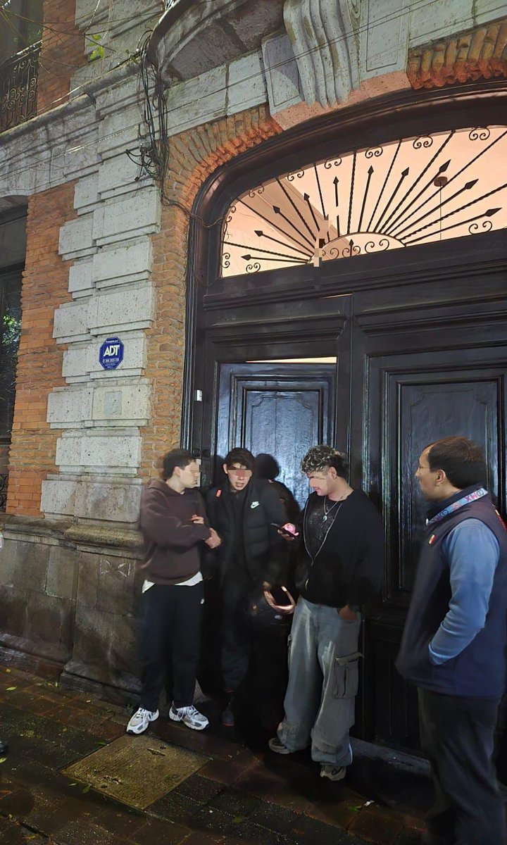 AlessandraRdlv's tweet photo. Aprox 1:30 am se visitó el domicilio y quedaron apercibidos para no poder realizar eventos sin autorización en el lugar.
#ElPoderEnTusManos https://t.co/SeB1XOiZM0