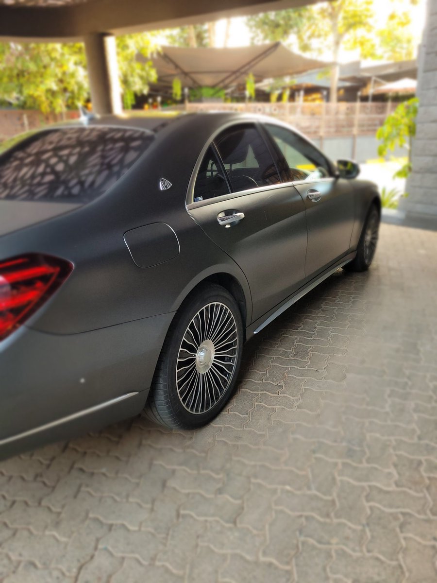 johnnieflexor's tweet photo. Maybach Comfortable🚘💥💫🤲🙏🏽 https://t.co/X0CzC2CWD4