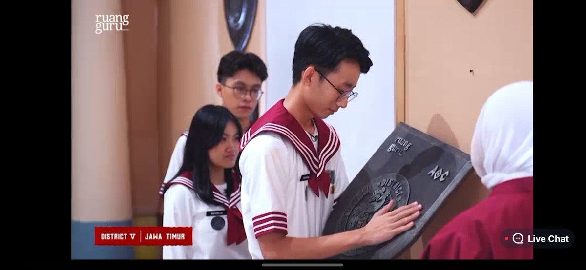 neptnnusuu's tweet photo. tetap semangat rekk, you've done your best, ga expect bakal ke elim karena kalian dari eps 1 udh keren poll dan tim work kalian hebat bngt smpe titik ini, semoga kalian selalu berhasil dalam hal apapun, dan terus menginspirasi kami para anak muda ya rek 🤍 #balonkuada5 https://t.co/2bFjIpDrje