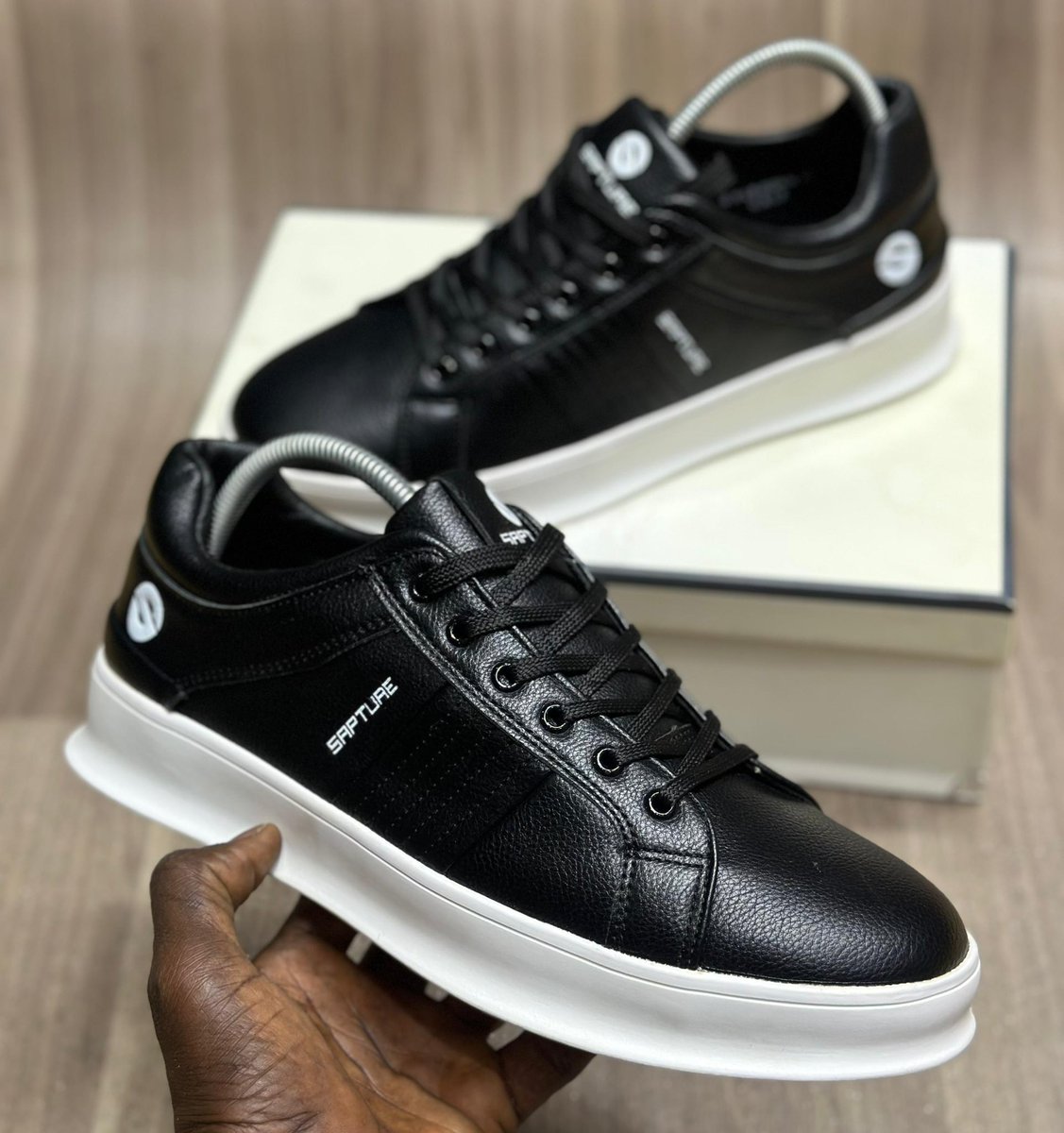 GalassShoes's tweet photo. 🛍️Sapture✨🔥
Size:  40 à 45✅
Prix: 🏷️16.000f

Whatsapp 781028779📌ou DM pour toute commande🙏🏽 Livraison possible partout📦
Rt 🫶🏽 https://t.co/rhqKAjHfll