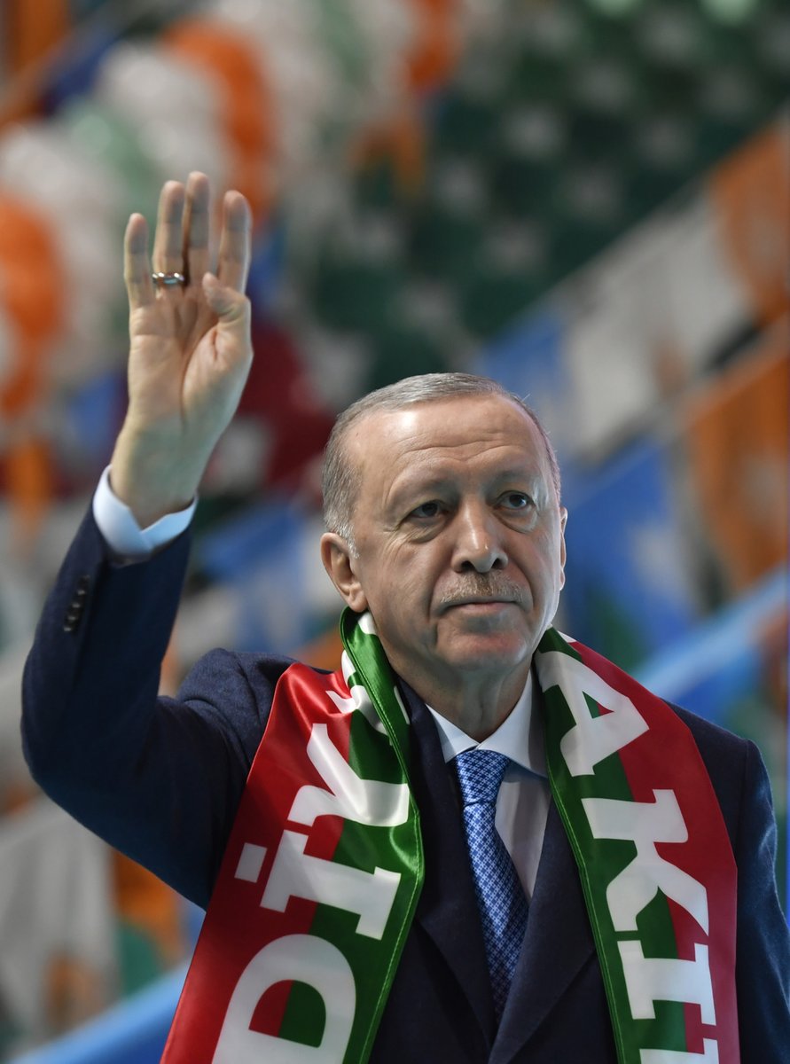 RTErdogan's tweet photo. Efendimiz Hazreti Muhammed’in ashabının fethine katıldığı, medeniyetimizin medarıiftiharı Diyarbakır… Teşekkürler Diyarbakır! 🇹🇷 https://t.co/nda9ZbZFAo