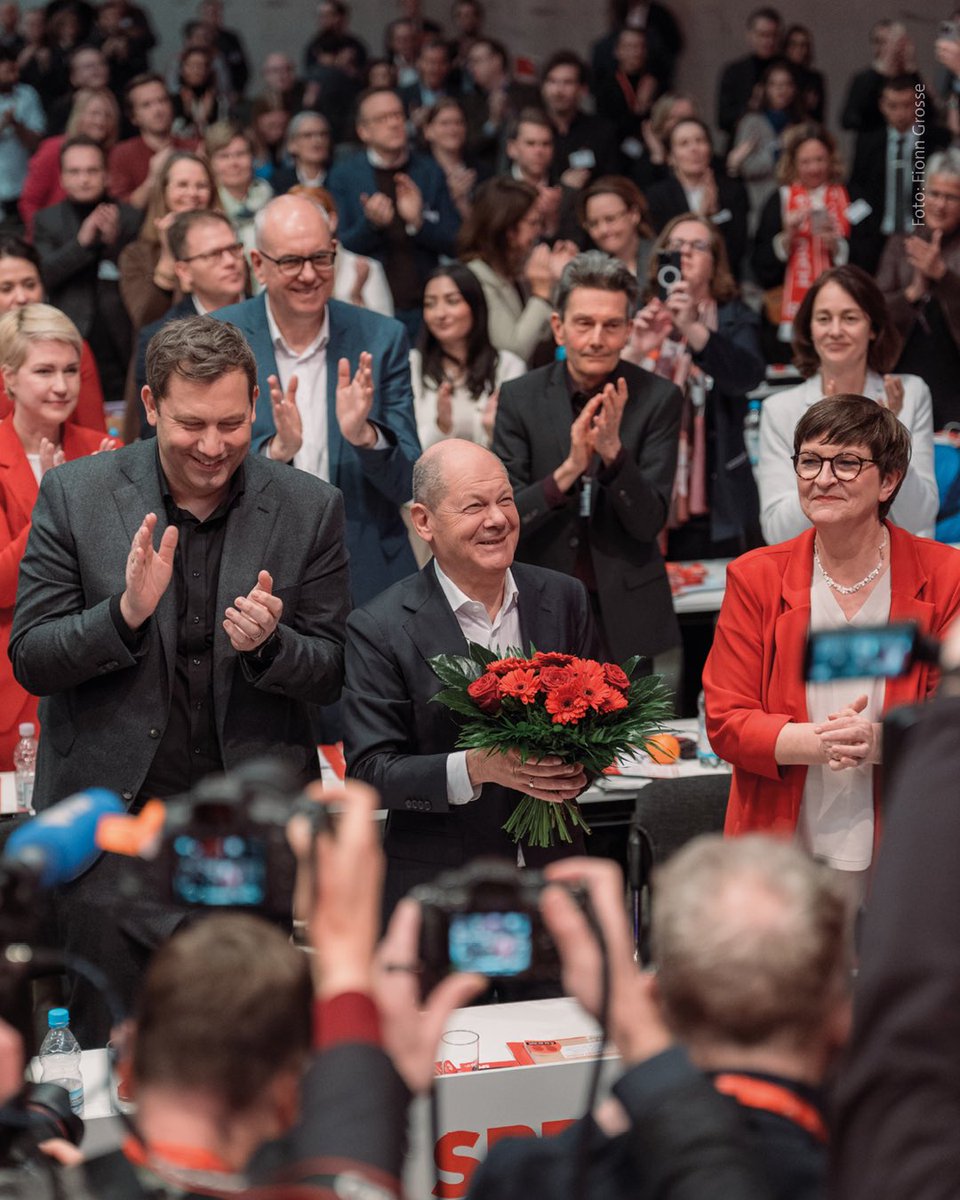 Unser Kanzlerkandidat <a href="/OlafScholz/">Olaf Scholz</a>. Gemeinsam mit ihm kämpfen wir dafür, dass 'Mehr für Dich' drin ist. #spdbpt25