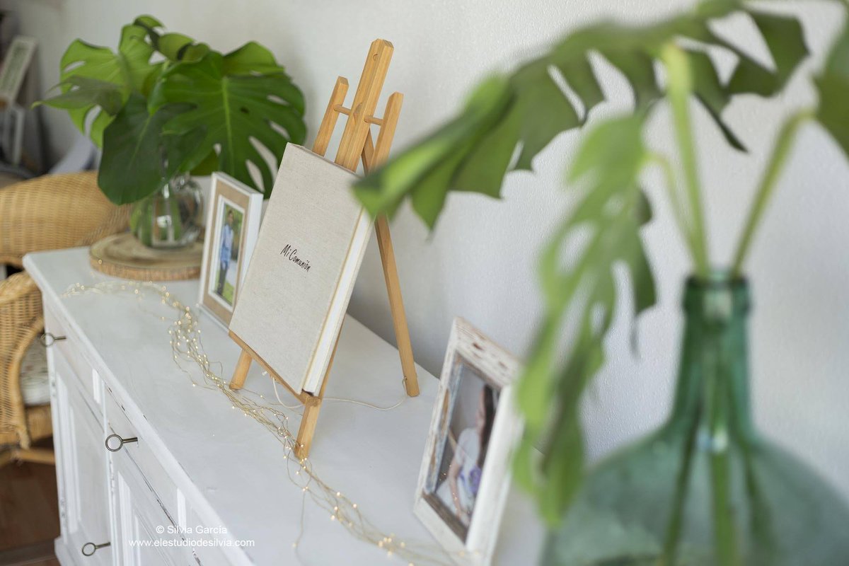 EstudiodeSilvia's tweet photo. Vamos redecorando poco a poco El Estudio y preparándonos para el 2025 y las Comuniones...
¿Qué os parece?
#fotografianatural #estudiofotografico #moralzarzal #comuniones2025 https://t.co/VxSod6lgi7