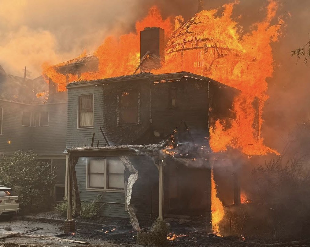 AnimeAlchemy24's tweet photo. RIP to The McNally House in Altadena, CA. A significant piece of history has been lost. https://t.co/gFKENffvt3