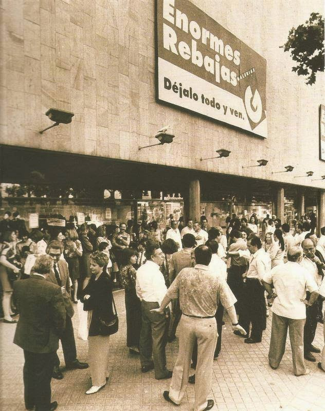 Alfon_Arranz's tweet photo. Enero es sinónimo de rebajas.
¿Sabes cómo empezaron?
El lunes lo hablamos en @cyltv @EPDeCristina #TodoRetro https://t.co/RLHWj7HPFY