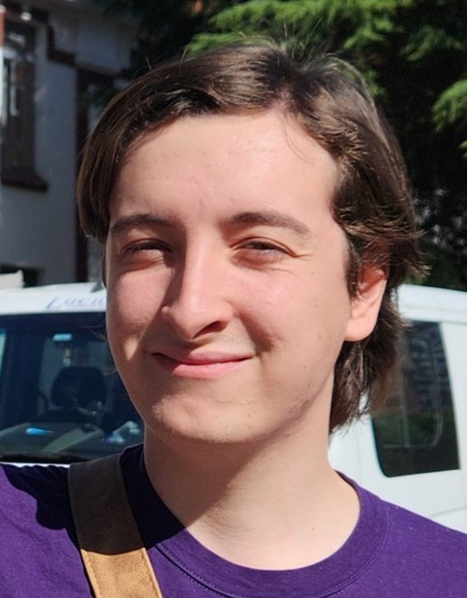 ElTrumpista's tweet image. Estos dos pelotudos argentinos fueron a Venezuela a chuparle la pija al dictador Maduro.

👉🏼 Rodrigo Fronzo

👉🏼 Facundo Perez Ernst

Ya que Michelo no parece volver, acá están la caras de estos por si algún venezolano se los cruza en Argentina.