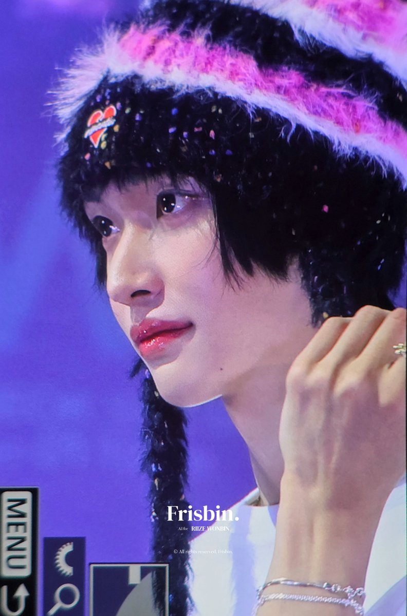 frisbiin's tweet photo. 250111 SMTOWN
#라이즈 #RIIZE #원빈 #WONBIN

오늘은 누가뭐래도 삔냥이다 https://t.co/gJDxZ5R4aU