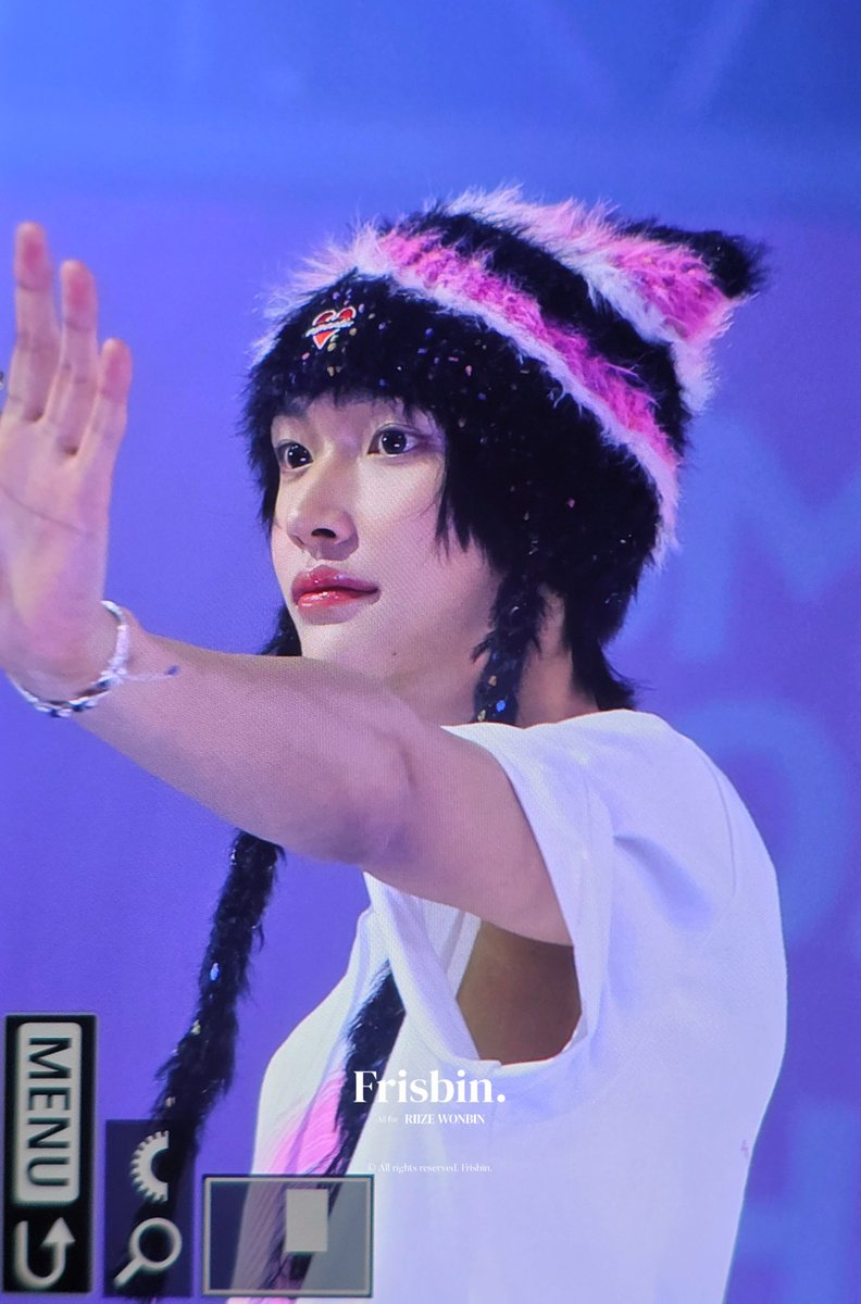frisbiin's tweet photo. 250111 SMTOWN
#라이즈 #RIIZE #원빈 #WONBIN

오늘은 누가뭐래도 삔냥이다 https://t.co/gJDxZ5R4aU