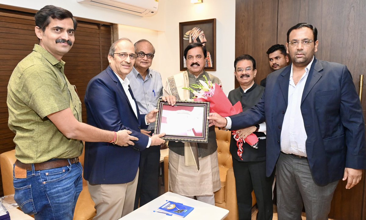 maheshtapase's tweet photo. All India LPG Distributors federation felicitated Shri @SunilTatkare ji Chairperson of Parliamentary Committee on Petroleum &amp; Natural Gas in Mumbai today. Shri Atul Shah, Shri Mandeep Shah, Shri Adhwari Kulkarni, Shri Rajeev Tungare &amp; myself were part of the delegation. https://t.co/2Y9zz8fhmH