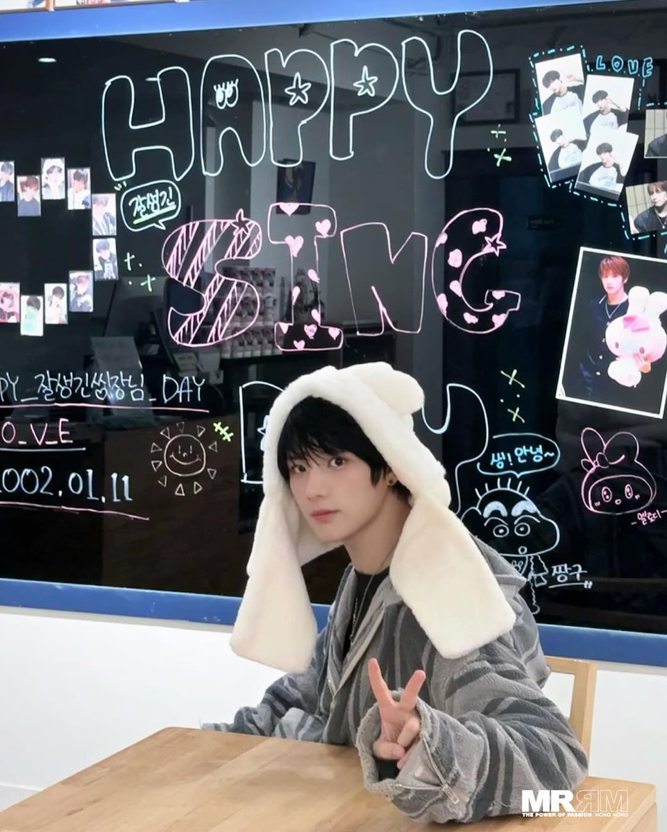 MakChunSingINA's tweet photo. 📸 mrrmhk Instagram Update

#XODIAC Mak Chun Sing #SING, berulang tahun ke-23 hari ini. Dia telah pergi ke berbagai tempat perayaan ulang tahun tanpa henti untuk berfoto bersama penggemar sejak pagi. Selain terus bersinar, saya juga ingin kembali ke Hongkong untum kegiatan lebih lanjut dan mengunjungi keluarga saya.