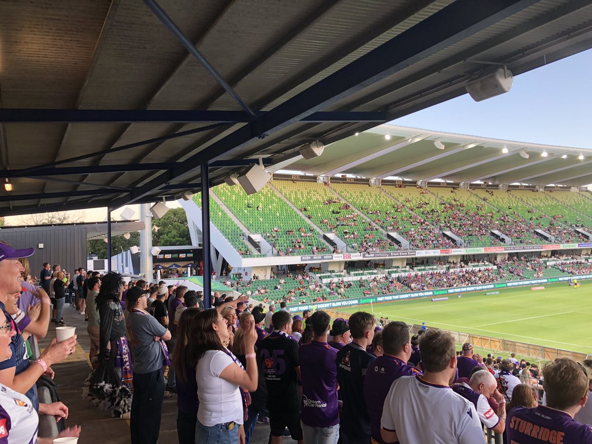 Moffoa's tweet photo. Absolutely superb performance tonight. Battled for every ball from first minute to the last. We looked the better side despite the league positions. Well done Glory let’s have the same on Tuesday. https://t.co/buH1ww6dHP