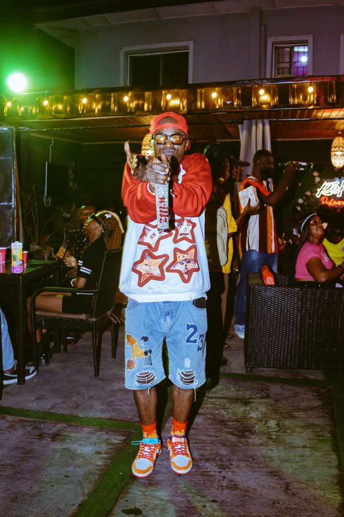 itsWillyWillz's tweet photo. ✓If you get on the wrong train,
Get off at the nearest station
The longer it takes you to get off
The more expensive the return trip wouldbe
#PunaCliamanagement!
#Superstar #Explorepage #Trending #Trend #Worldwide
#ExploreMore #UbuntuSounds #Willywillz #HyperoyalWILLYWILLZ https://t.co/tEKFs8CYfN