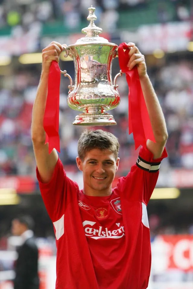 legendsignings's tweet image. FA Cup 3rd round day today…no doubt there will be a shock or 2 along the way 🏆 #facup #emiratesfacup #3rdround