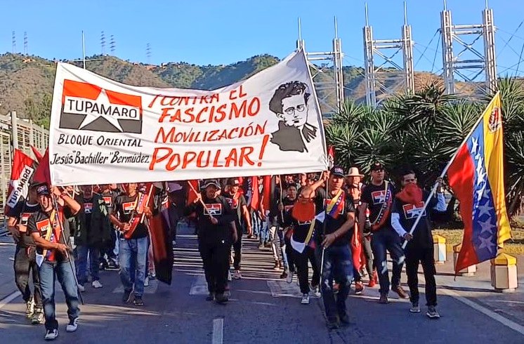 TupamaroMRT_'s tweet photo. 🚩🏴 La lealtad, la solidaridad y el espíritu de lucha son nuestras armas más poderosas contra el fascismo.

🗓️ 10 de Enero día histórico, lleno de júbilo y compromiso con la Patria de nuestros libertadores.

@NicolasMaduro
#TupamaroJuraConNicolas 🇻🇪 https://t.co/SqwcrAMQZP