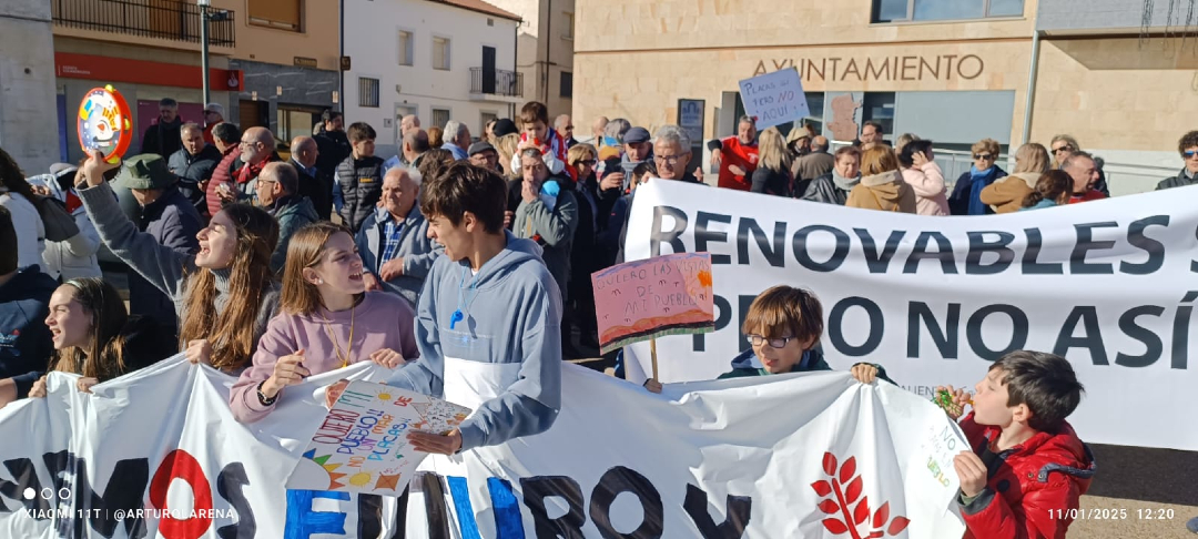 EFEverde's tweet photo. Alondra ricotí, esto va por ti..., la lucha de un pueblo contra el impacto de una gran fotovoltaica en la cabecera del río Jalón https://t.co/Zfx5nOJ7jX https://t.co/YBYJ44IZjH