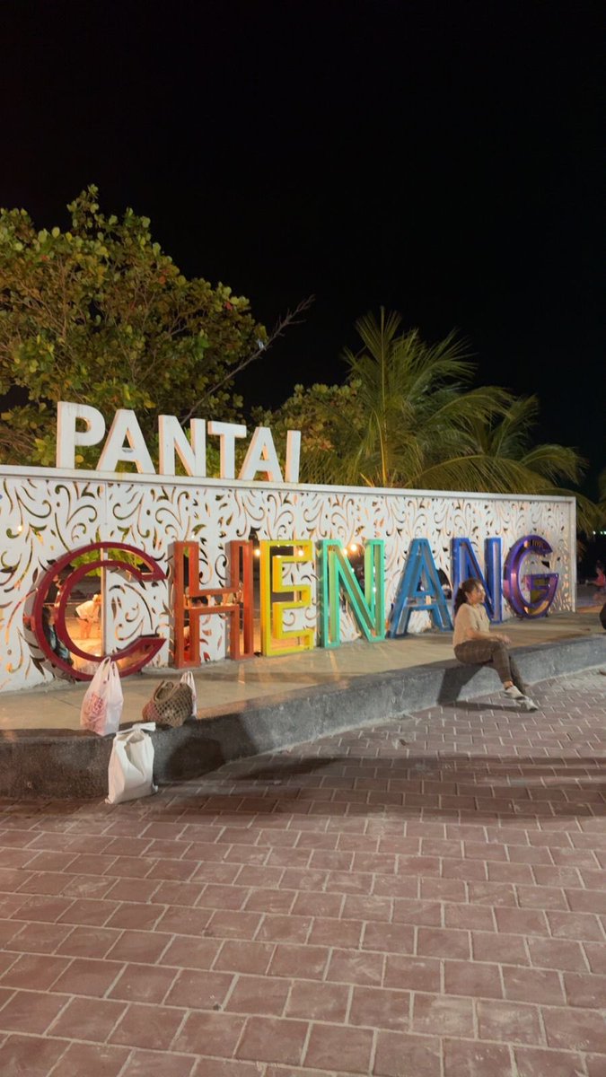 call_me_xavii's tweet photo. 👏 #PantaiChenang https://t.co/h0i0LdCCJk
