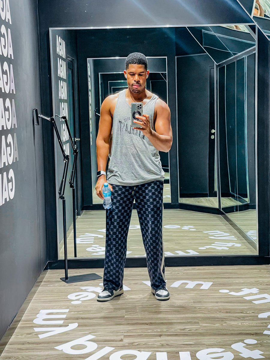 Eddie Thaba tweet media