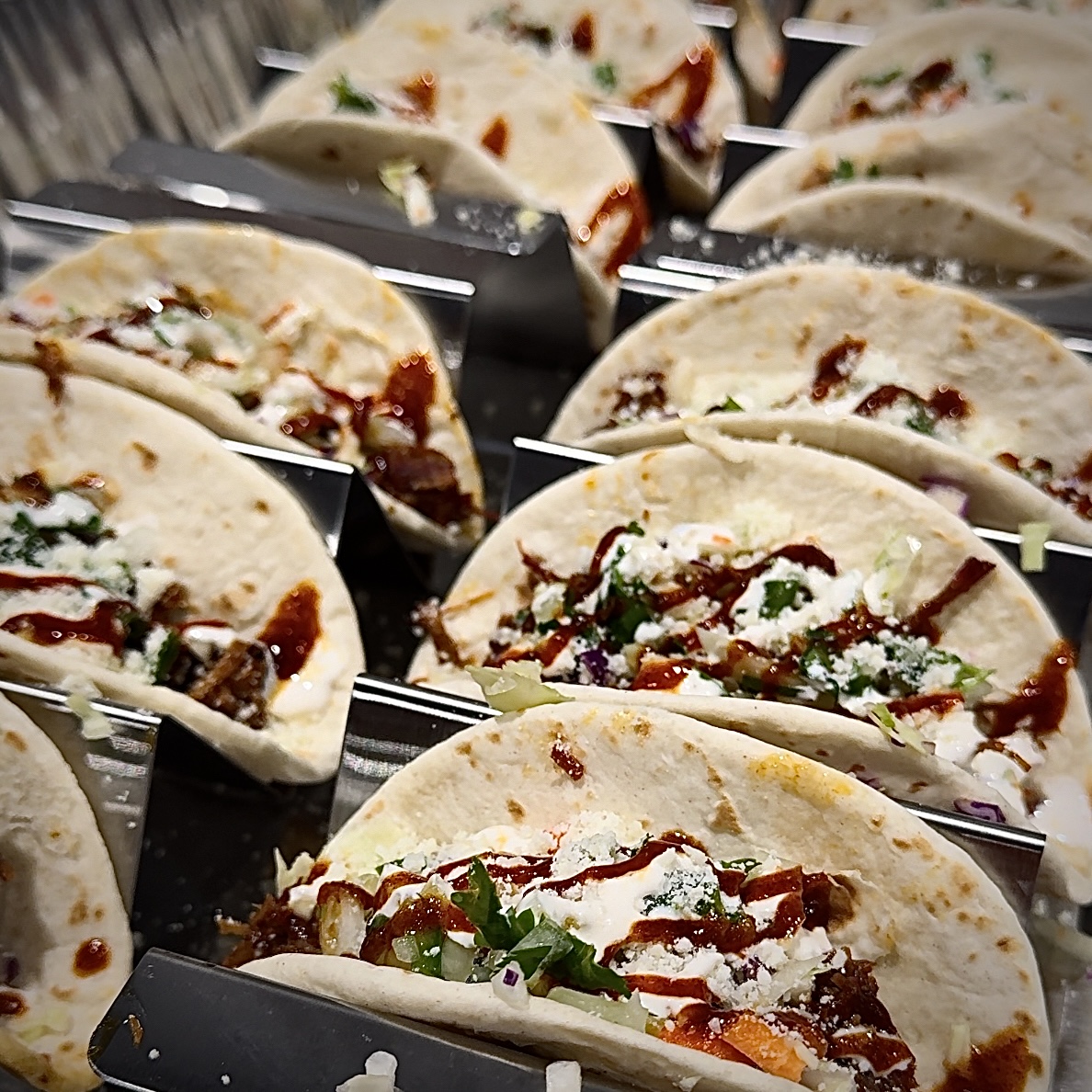 10 Creative Ways to use Leftover BBQ 🍖🔥 Turn it into tacos, enchiladas, pizza, &amp; more! 10 creative recipes to make your BBQ leftovers unforgettable. 🌮🍕🥔 Read now: bbqrevolution.com/10-creative-wa… 

#BBQIdeas #LeftoversDoneRight #BBQRevolution