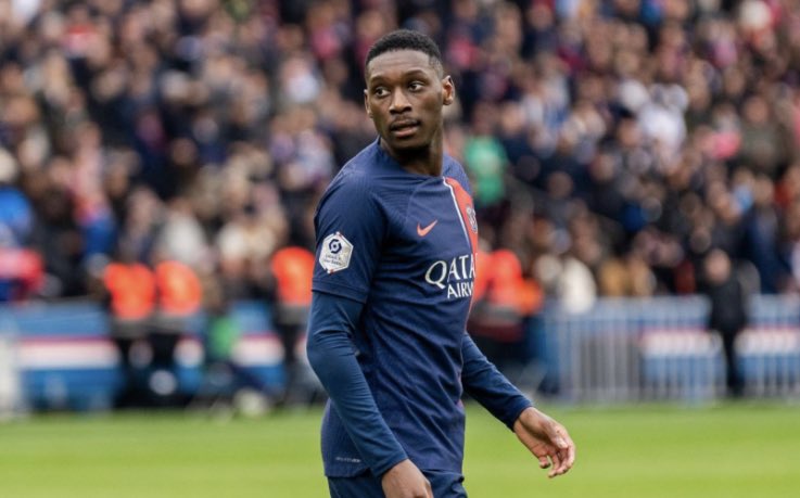 __LastLine's tweet image. Every ELITE club needs a forward who can cover the whole frontline as a squad option, soak up minutes off the superstars and be a differential source of productivity (goals and assists).

Kolo Muani epitomises that, ridiculously good market opportunity for those in need.