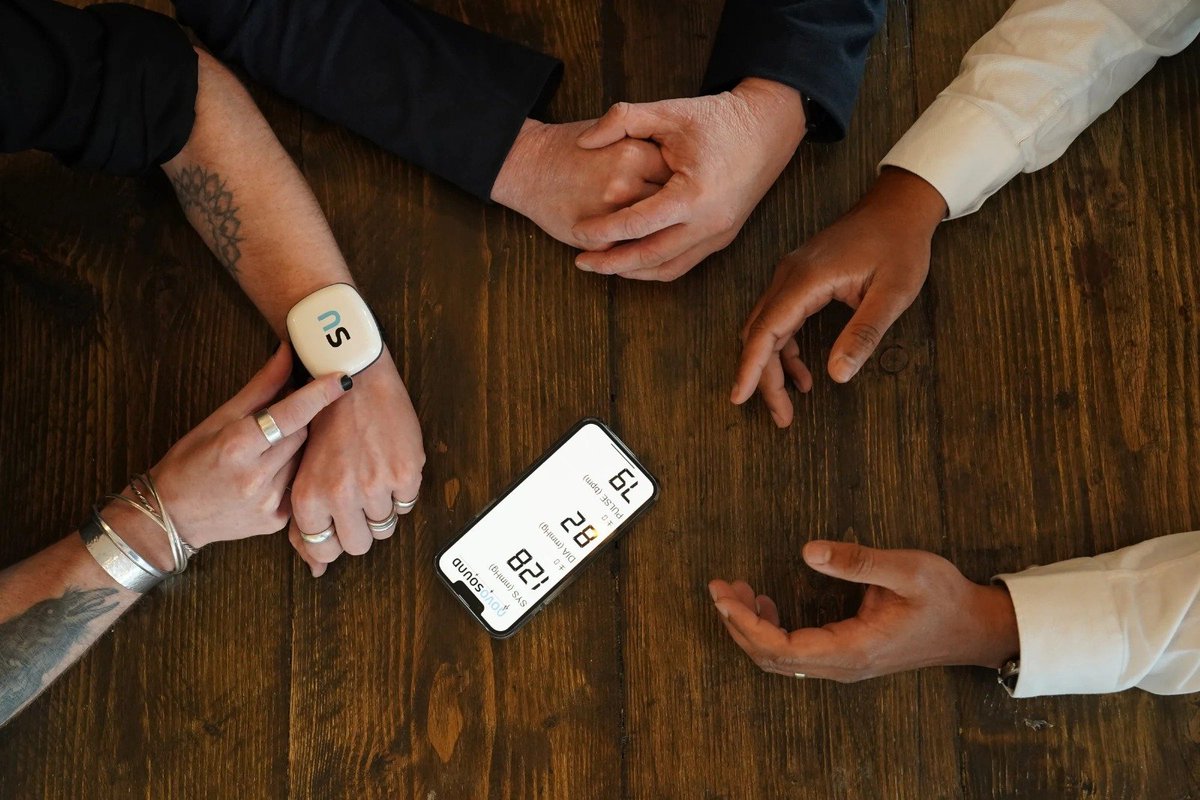 🚨🇬🇧BLOOD PRESSURE TECH IS GETTING SMART

A Glasgow company, Novosound, has invented a tiny ultrasound sensor that can be built into smartwatches to measure blood pressure accurately—no clunky cuffs, no hassle.

High blood pressure kills millions, and half of those affected don’t