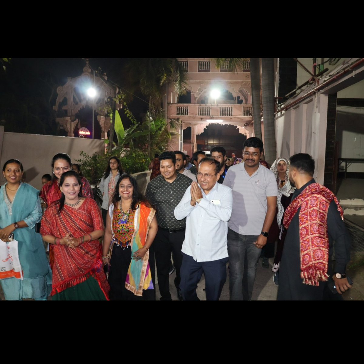 MYBHARATSURAT's tweet photo. Mukesh Dalal [ Member of parliament] and Dr. Vijay kumar Radadiya [Associate professor-CDC, Auro university] graced the KYEP Cultural Program with their presence.
#mybharat #kyep2025 #youthexchangeprogram https://t.co/3fb1MlmfIK
