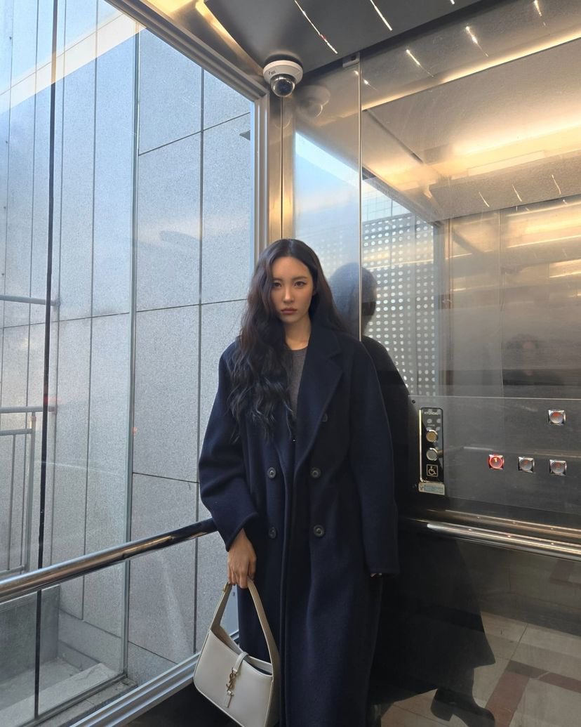 250111 선미 인스타

츄 우 ㅓ 어🥶💨

#선미 #SUNMI