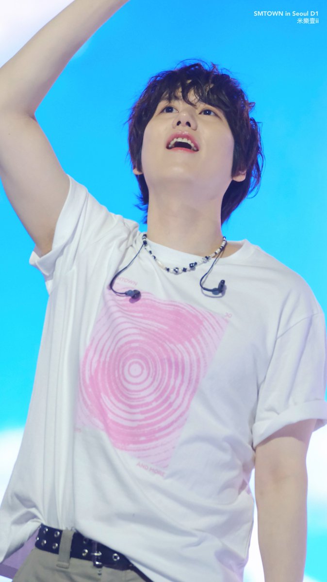 imqqqii17's tweet photo. 蓝天白云小小圭
#SMTOWN
#SMTOWN_IN_SEOUL_D1
#SUPERJUNIOR 
#슈퍼주니어 
#Kyuhyun 
#圭贤
#キュヒョン 
#규현 https://t.co/k6OEaX9J5A