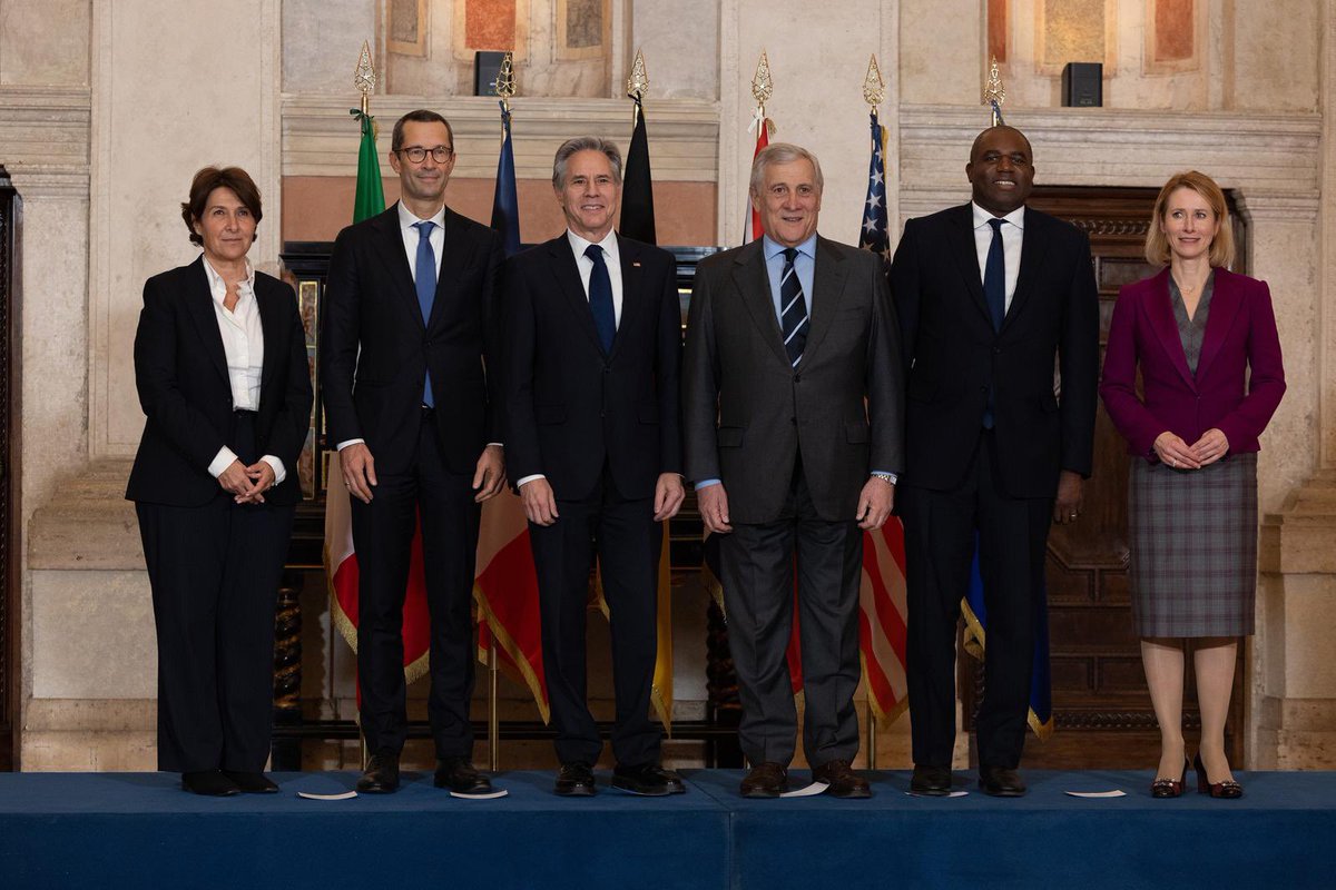 ⚠️ Uyarıyoruz! 

Geri Kabul Anlaşması’ndan derhal çekilin! 

911 km kara sınırımızın olduğu Suriye'nin geleceğini konuşmak üzere Roma/İtalya'da bir araya gelen ülkeler:

📍Amerika Birleşik Devletleri 
📍Fransa 
📍İtalya 
📍İngiltere
📍Almanya 

Tüm dünyanın iştahını kabartan