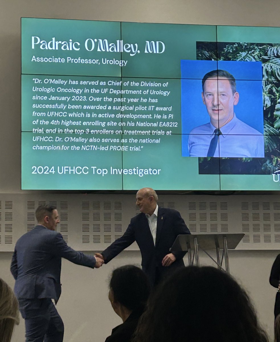 PaulCrispenMD's tweet image. Congrats to @Uro_POM the @UFHealthCancer Clinical Investigator of the Year award winner. @UF_Urology @UFHealth