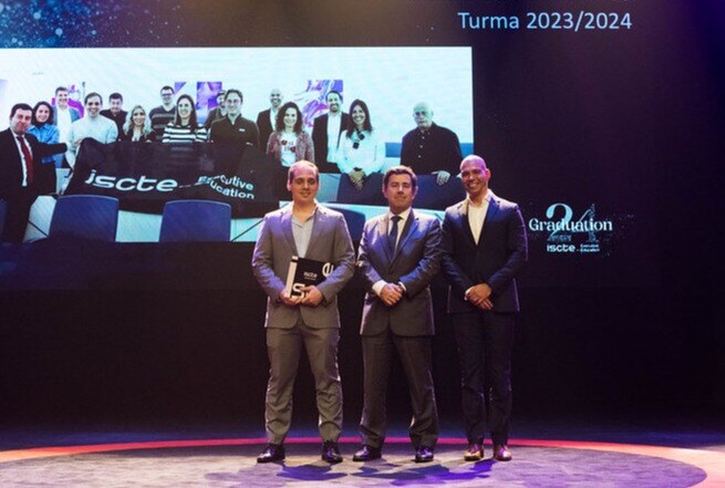 Os participantes do Applied Online em Mercados Financeiros: Criação e Gestão de Portfólios estão de parabéns! 🥳
Destacamos, como melhor participante da 1ª edição, Ângela Sofia Laiginhas Pina, e como melhor docente Pedro Wilton!🙌🤩